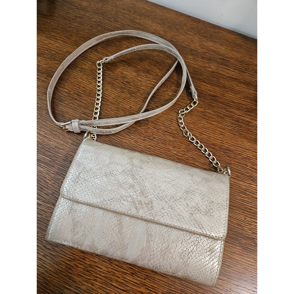CAROLINE HILL Faux Snakeskin Clutch Crossbody Bag Ivory Beige Neutral Gold Chain